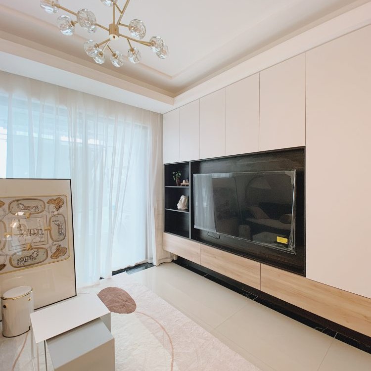 How to Layout Your Living Room: Tips and Insights - August 2024