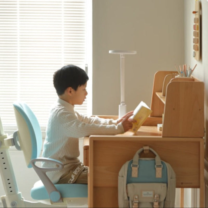 ビーチ材のソリッドウッドデスク 高さ調整可能