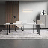 Moderner weißer Schreibtisch mit Steinplatte und Metallbock für das Home Office