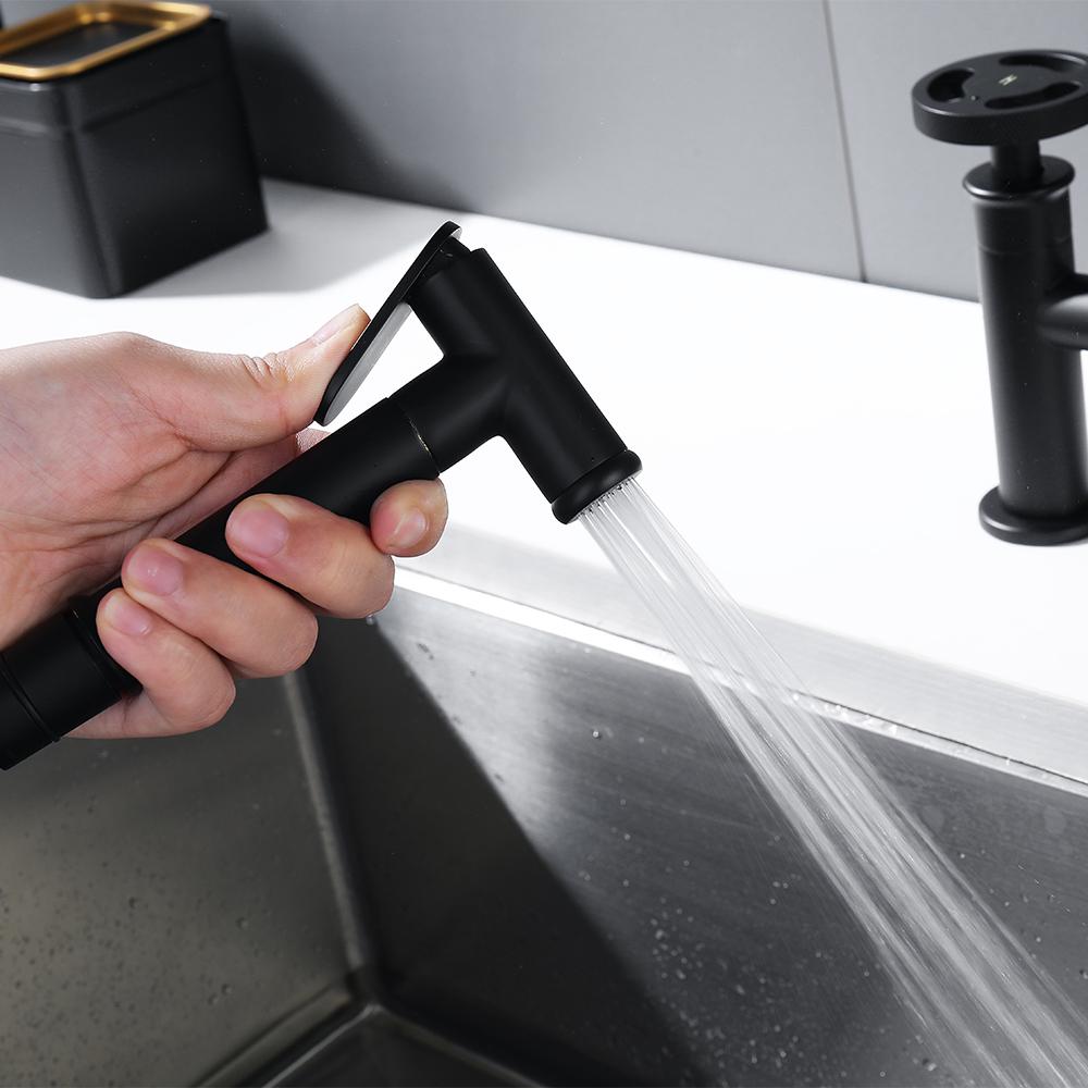 Ruth Industrial 2-Handle Centerset Kitchen Faucet with 1 Pull-out Sprayer Bridge-Shaped