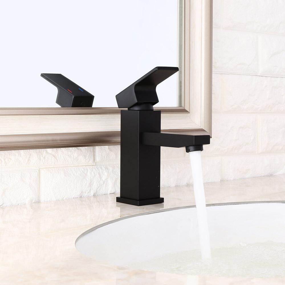 Dree Single Hole Single Handle Brass Bathroom Sink Faucet in Matte Black