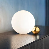 Lampe de table à globe blanc à 1 lumière avec base de globe doré