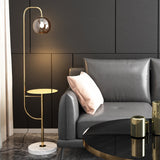 Table de plateau minimaliste lampe debout noir avec base en métal et nuance en verre