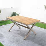 長方形のテーブルとナチュラルで編まれた籐製アームチェアを備えた7ピースの屋外ダイニングセット