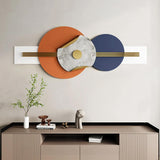 Moderne runde Wanddekoration aus Metall mit überlappendem Design in Weiß und Orange