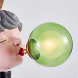 Kreative klare Tischlampe aus Harz und Glas mit Barbie-Modell