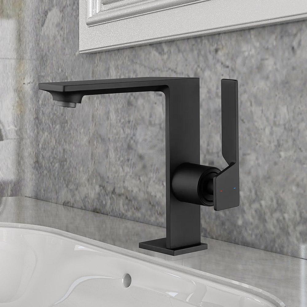 Brass Bathroom Sink Faucet Single Handle Single Hole in Polished Chrome