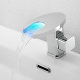 LED-Einhand-Wasserfall-Waschtischarmatur mit rundem Auslauf aus massivem Messing in Schwarz und Chrom