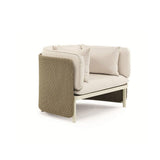 カーキ & クリーム色の白い藤の屋外の肘掛け椅子のクッションの枕が付いているテラスのアクセントの椅子
